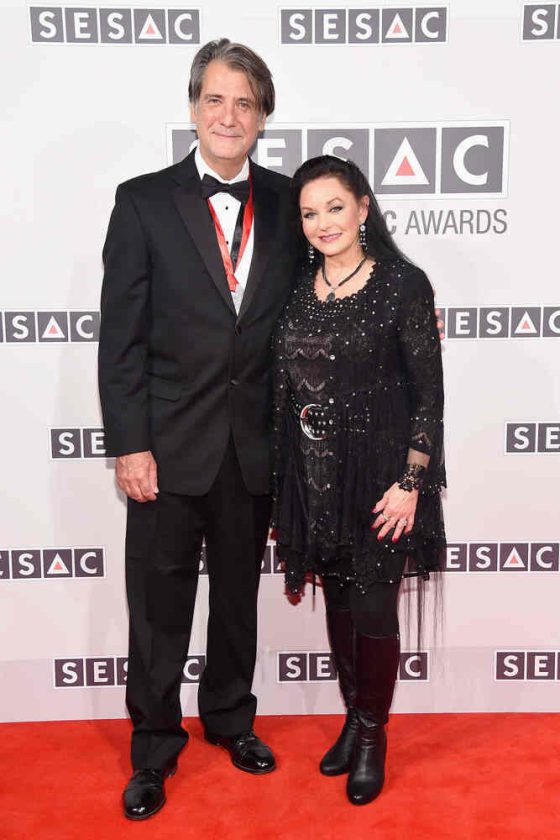 Richard Leigh; Crystal Gayle
