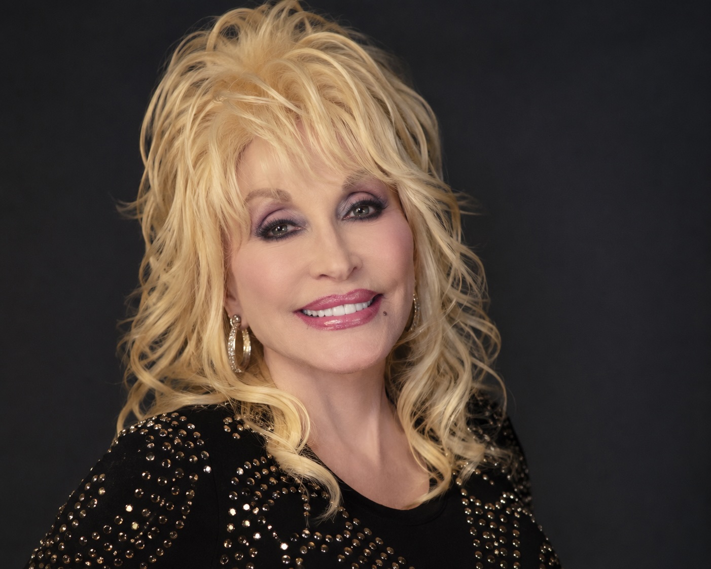 DOLLY PARTON: THE WOMAN WHO TURNED HEARTBREAK INTO SONGS AND KINDNESS INTO A LEGACY